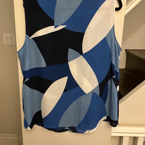 Sleeveless Top in Blues and White - Picture 7 of 8